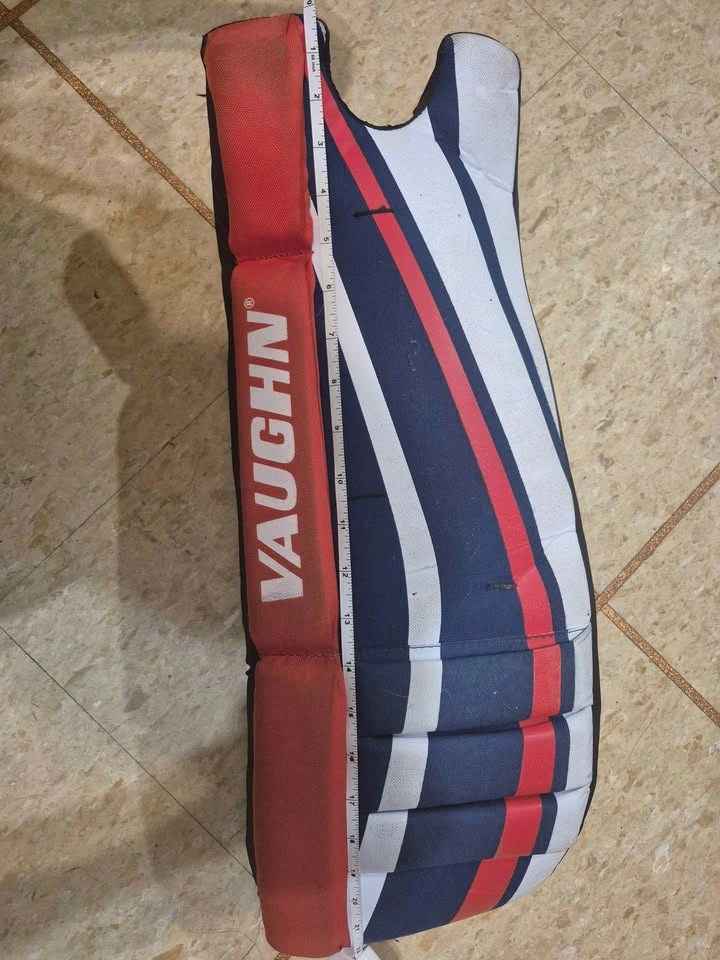 Vaughn Youth/Junior Street Hockey Goalie Chest Protector and Leg - photo 4