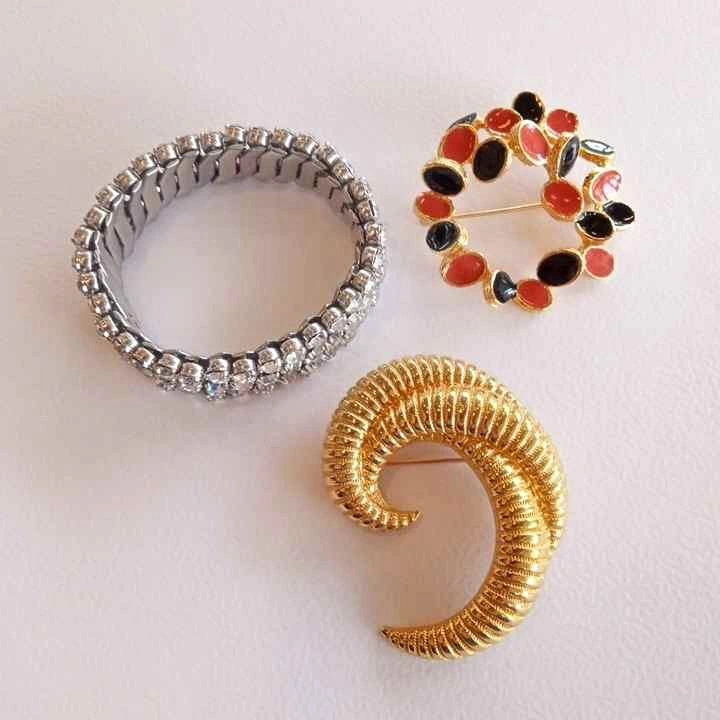 Vintage Costume Jewelry - Monet, D'ORLAN and Signed Pieces