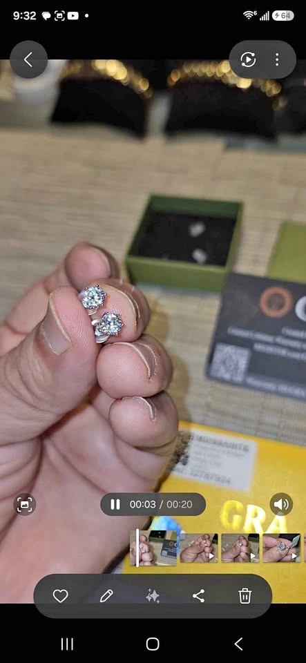 0.5Carat 5.0mm GRA Moissanite Round Brilliant Stud Earrings