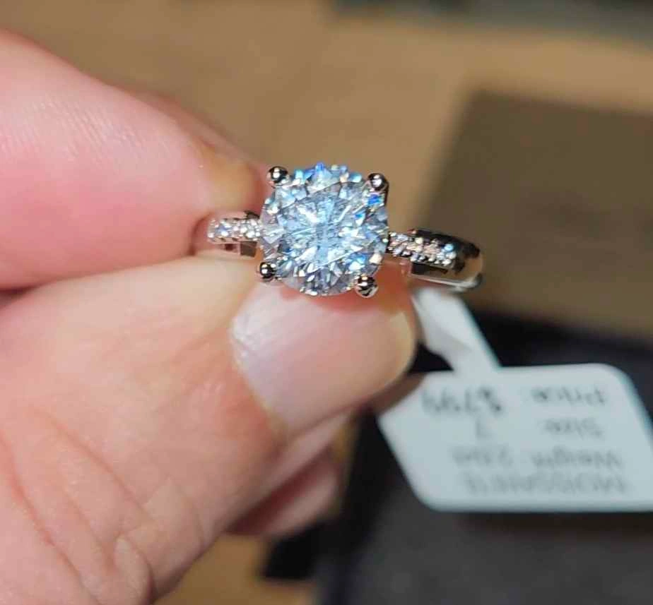 2.0ct Moissanite Ring - photo 4