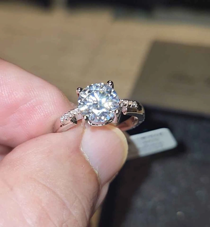 2.0ct Moissanite Ring - photo 5