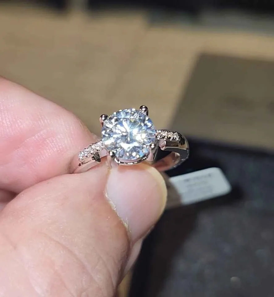 2.0ct Moissanite Ring - photo 5
