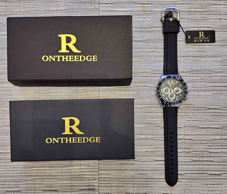 ONTHEEDGE Chronograph Watch