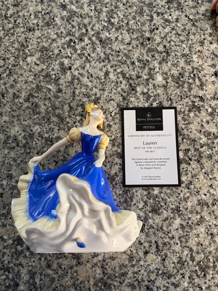 Pair of Royal Doulton Petites Figurines – Alyssa & Lauren - photo 4