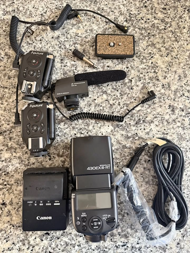 Canon EOS 80D Bundle: 18-135mm & 18-55mm Lenses, Flash & Mic