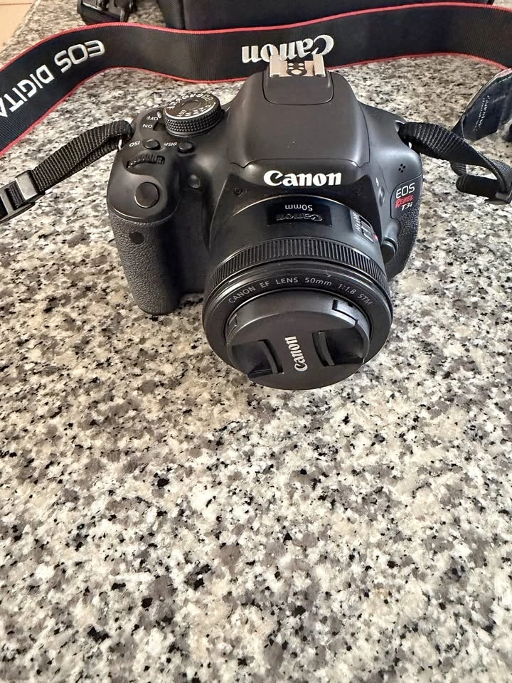 Canon EOS Rebel T3i DSLR Camera Kit (Needs Battery/Charger)