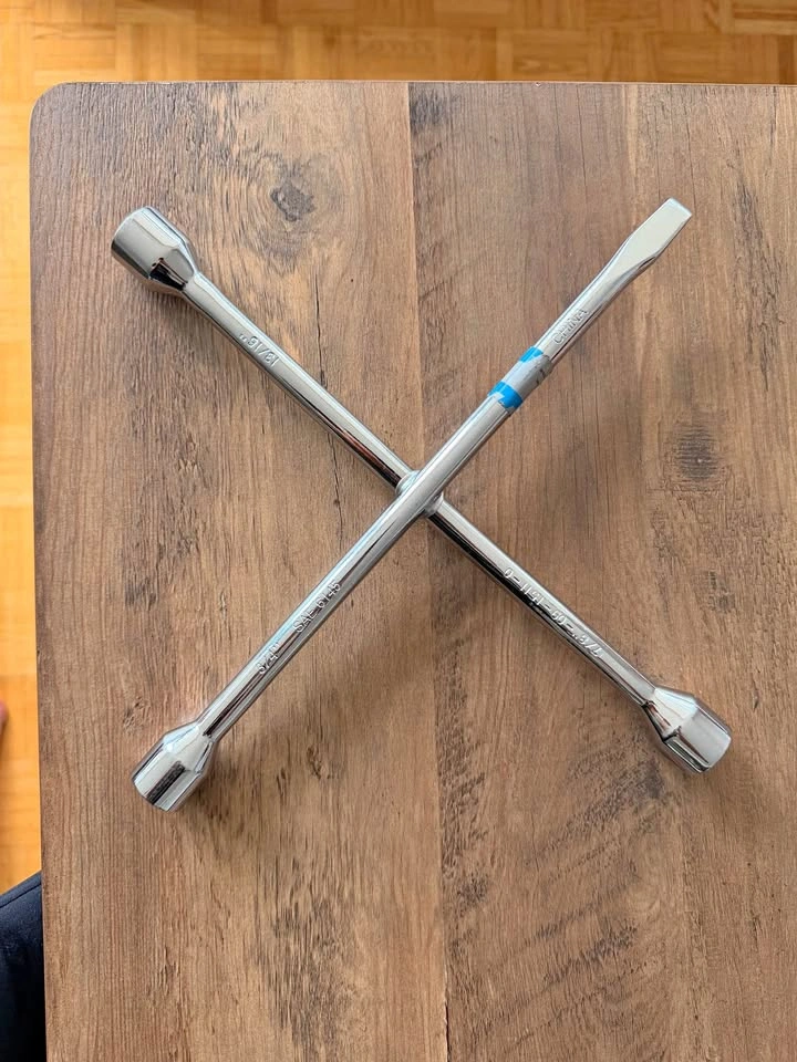 4-Way Lug Wrench / Tire Iron – SAE Sizes, New