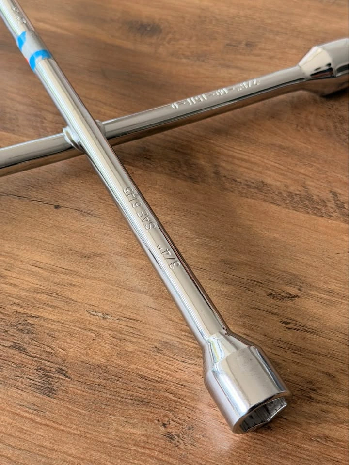 4-Way Lug Wrench / Tire Iron – SAE Sizes, New - photo 3