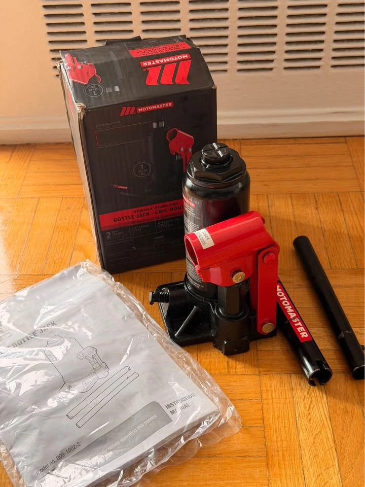 MotoMaster 2-Ton Hydraulic Bottle Jack – Like New - photo 3