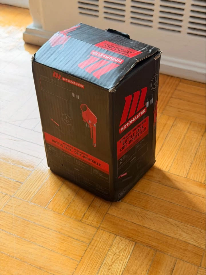 MotoMaster 2-Ton Hydraulic Bottle Jack – Like New - photo 5