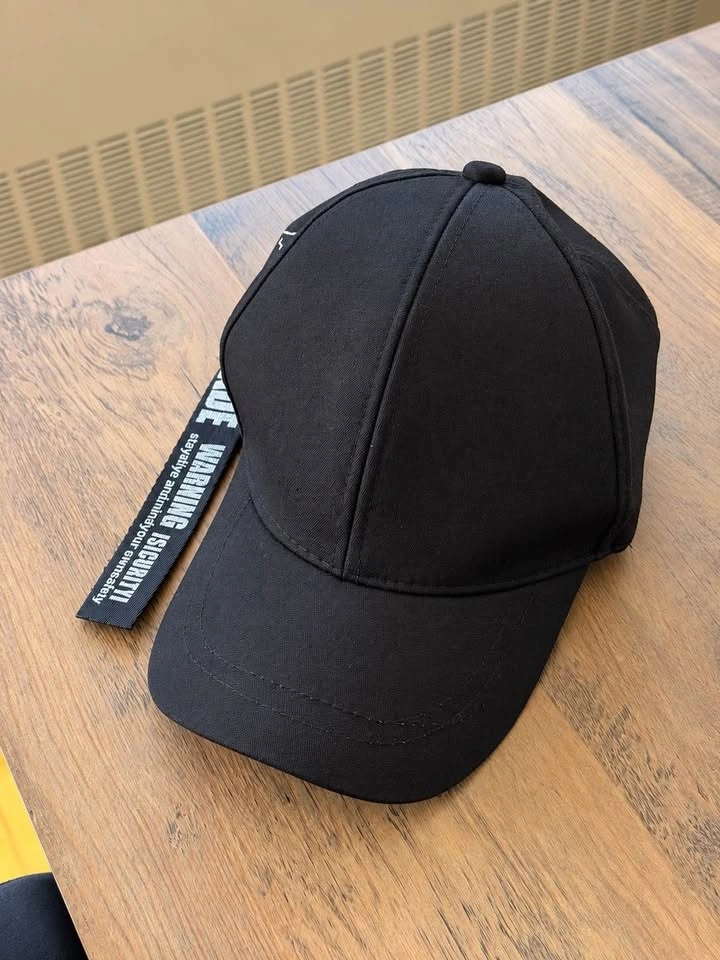 VMADE Black Baseball Cap – Like New - photo 4