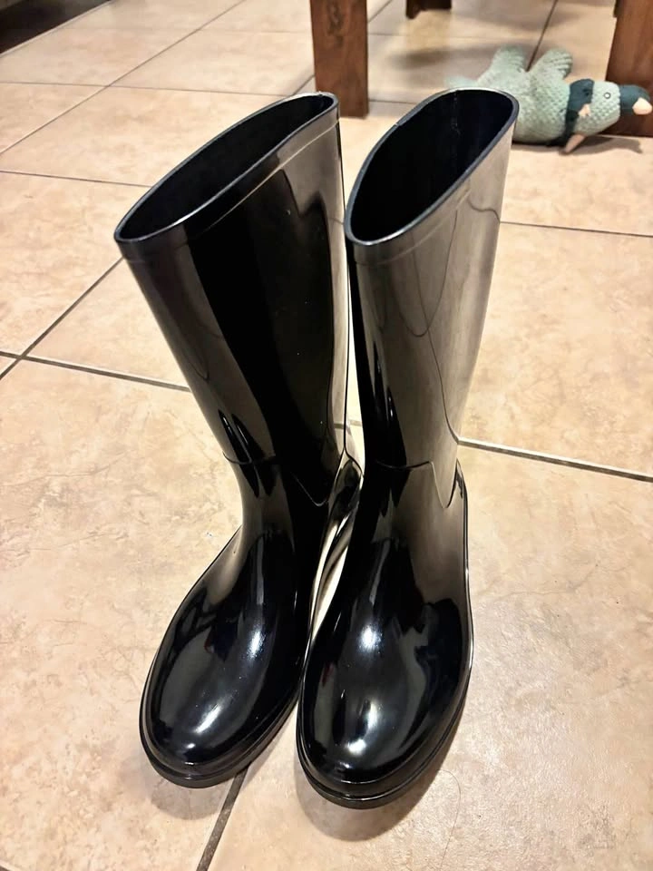 Rain Boots for women size 8