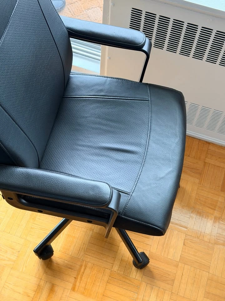 Black Office Chair - High Back - Swivel with Wheels - photo 3