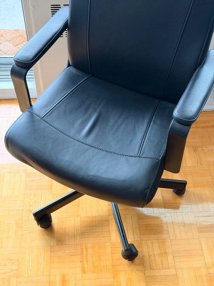 Black Office Chair - High Back - Swivel with Wheels - photo 4