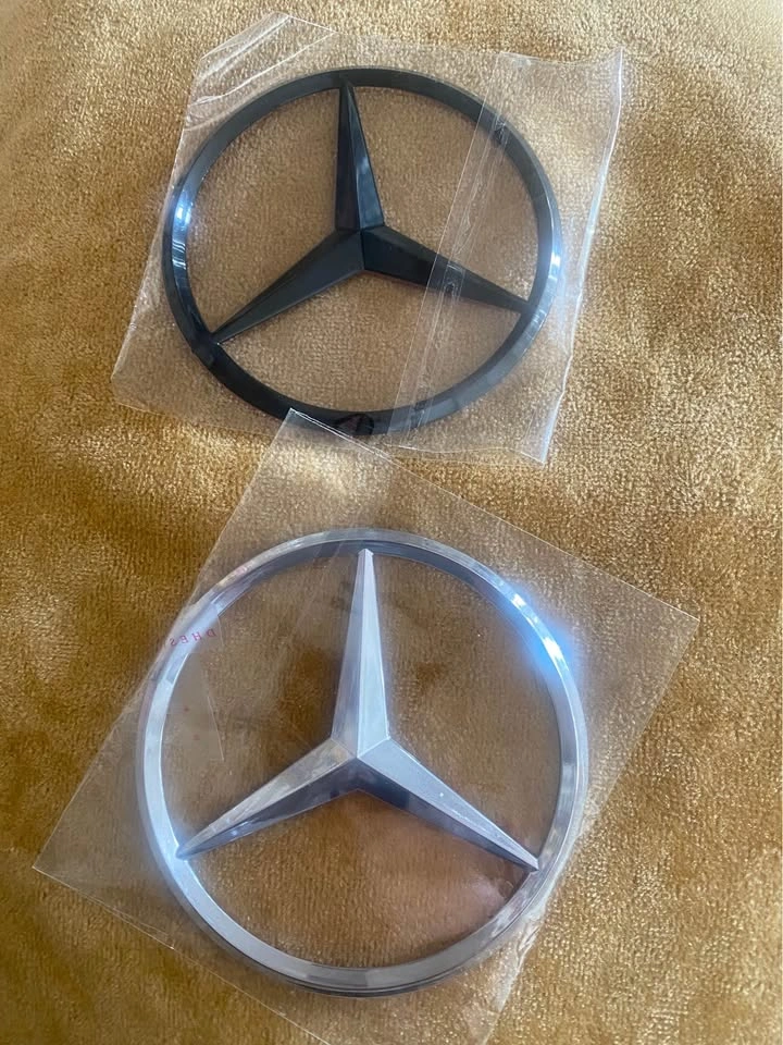 Benz rear logo emblem - photo 3