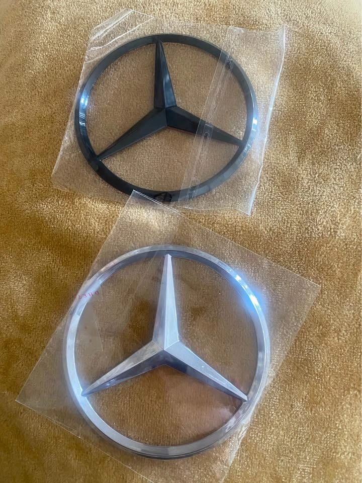 Benz rear logo emblem - photo 4