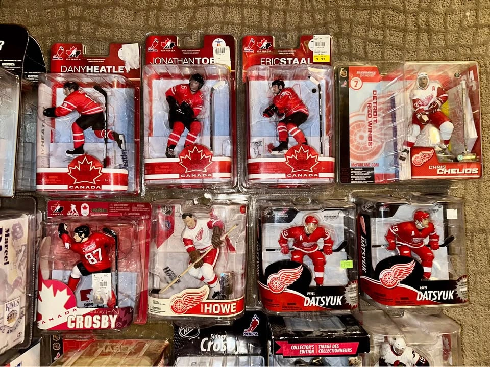 McFarlane NHL SportsPicks Hockey Action Figure Collection - photo 3