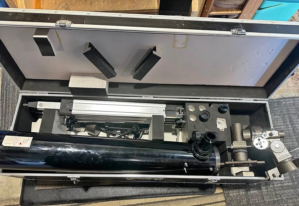 Reflector Telescope with Equatorial Mount and Hard Case