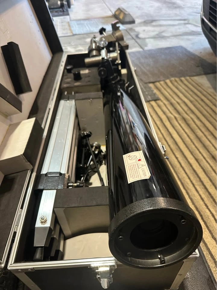 Reflector Telescope with Equatorial Mount and Hard Case - photo 3
