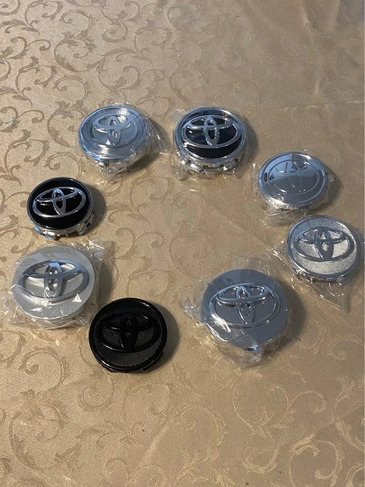 Toyota center caps logo - photo 2