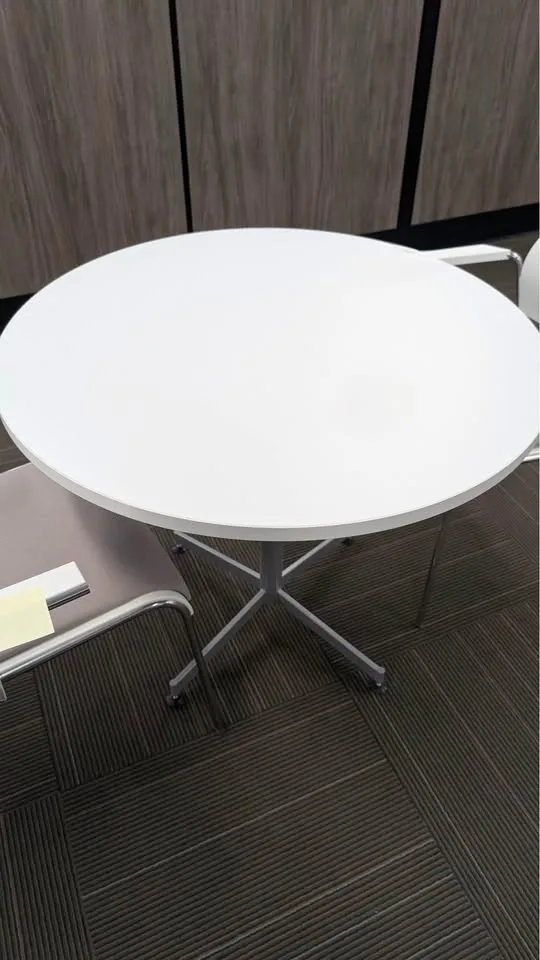 (New) Round Breakfast / Meeting table - White Laminate image indicator(2)