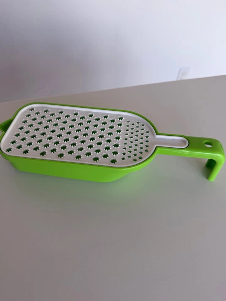 Plastic Food & Ginger/Daikon Grater with Catch Container - photo 2