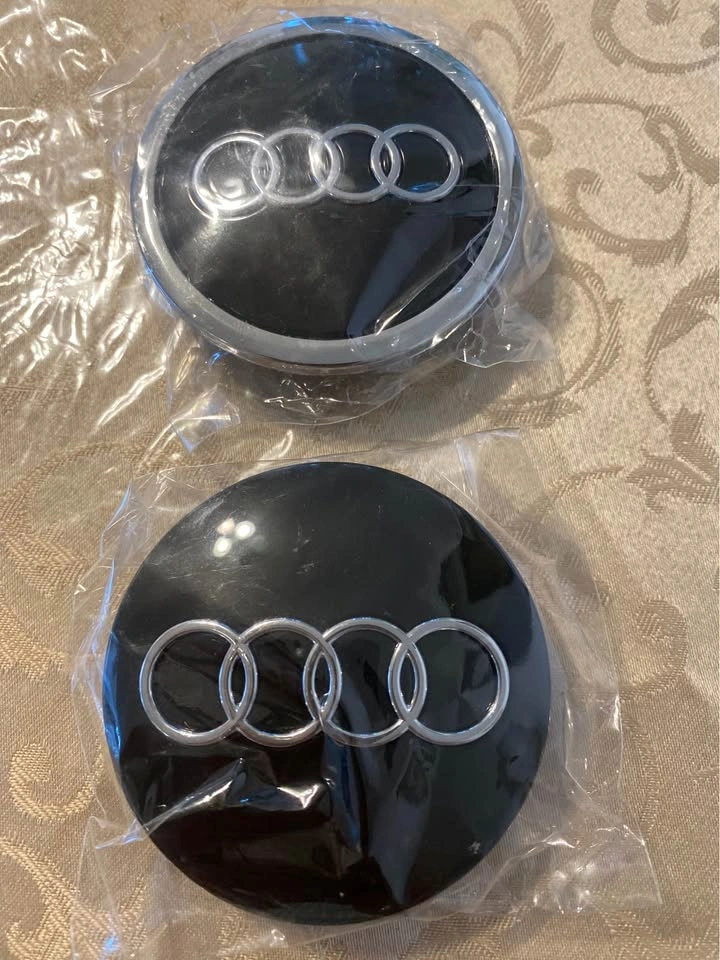 Audi logo center caps - photo 2