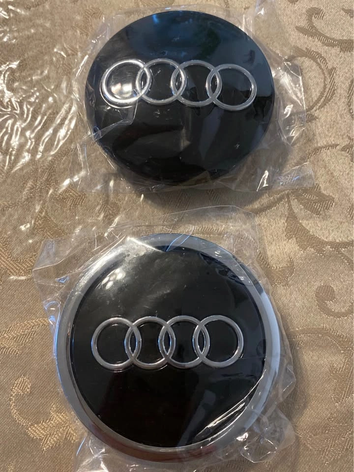 Audi logo center caps - photo 3