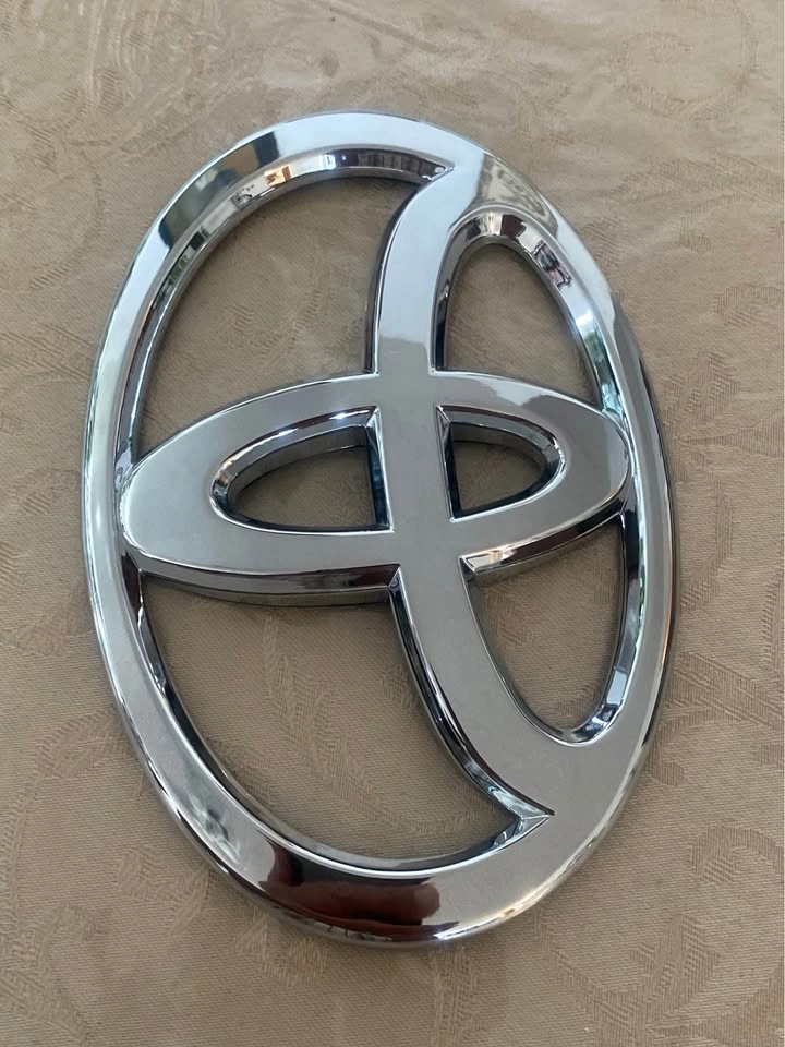 Toyota emblem logo - photo 2
