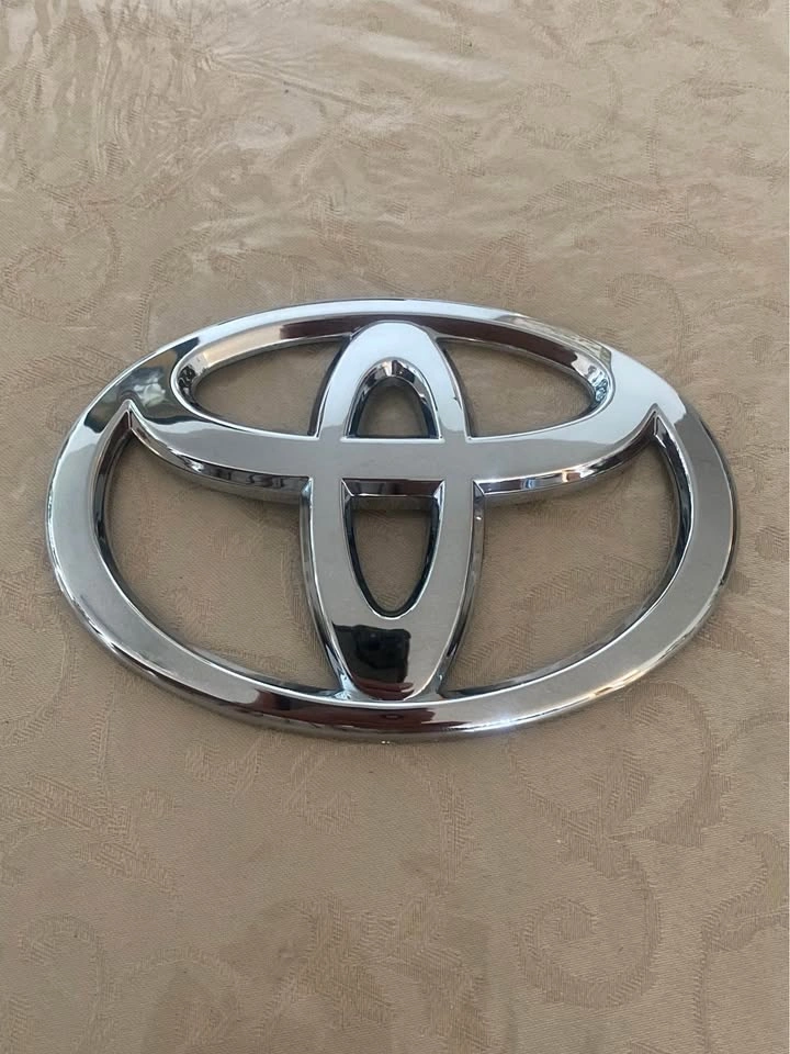 Toyota emblem logo - photo 3