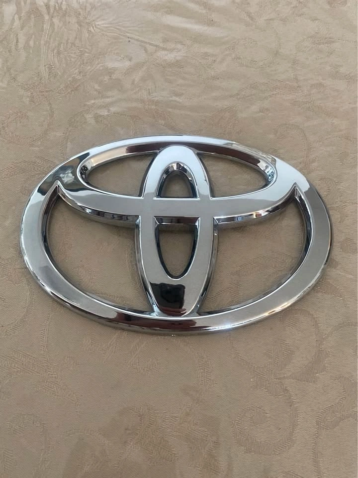 Toyota emblem logo - photo 5