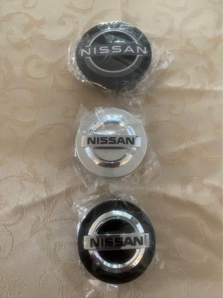 Nissan center caps - photo 5