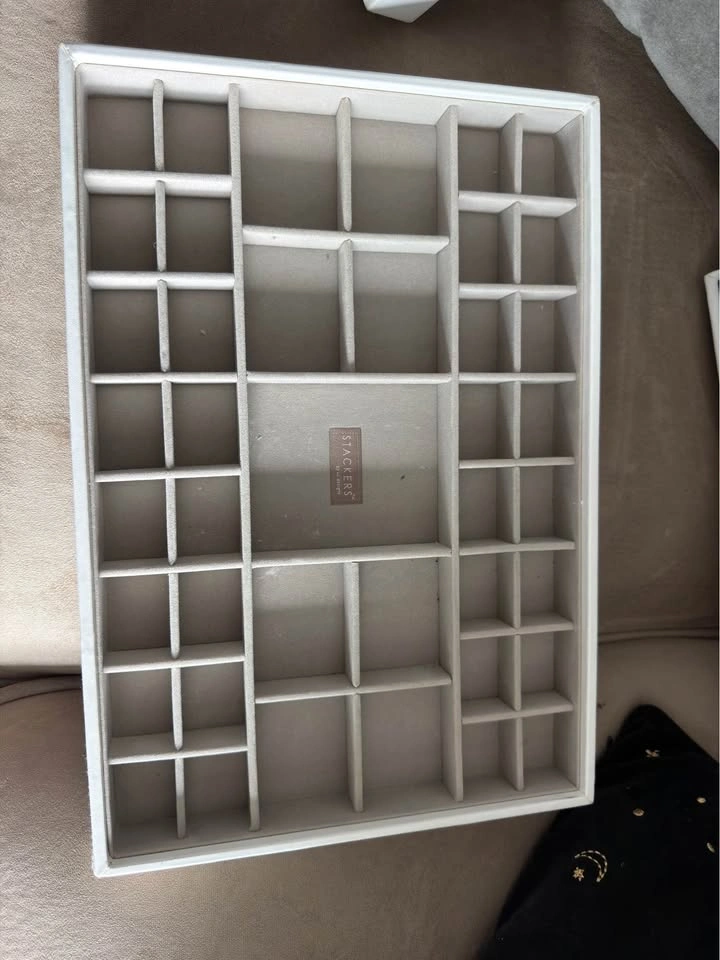 Stackers white leather jewellery box - photo 3