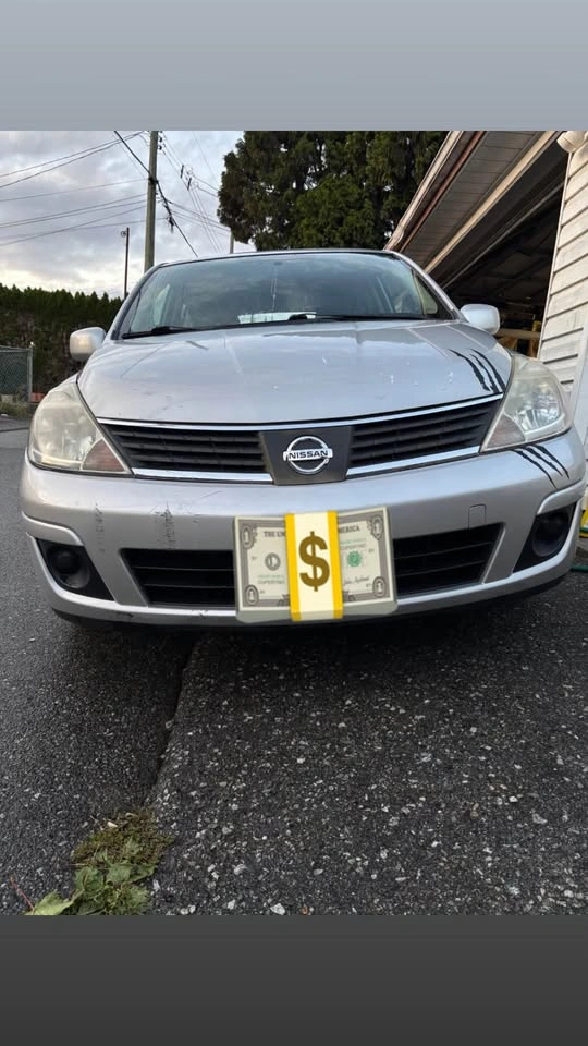 2008 Nissan Versa - photo 2