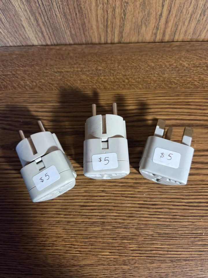 Travel Adapter - photo 2