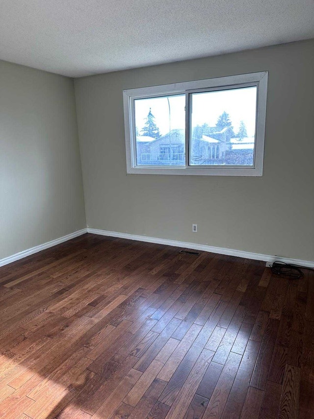 Private Room for Rent in Whitehorn NE - Available Oct 1
