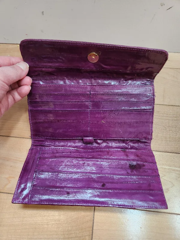 Genuine Maroon Eel Skin Leather Wallet Trifold Purse image indicator(3)