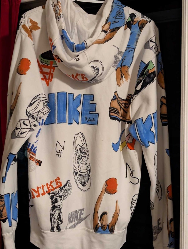 Small Nike Graphic Hoodie - photo 2