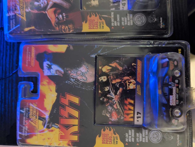 Johnny Lightning KISS Die-Cast Car Set - photo 2