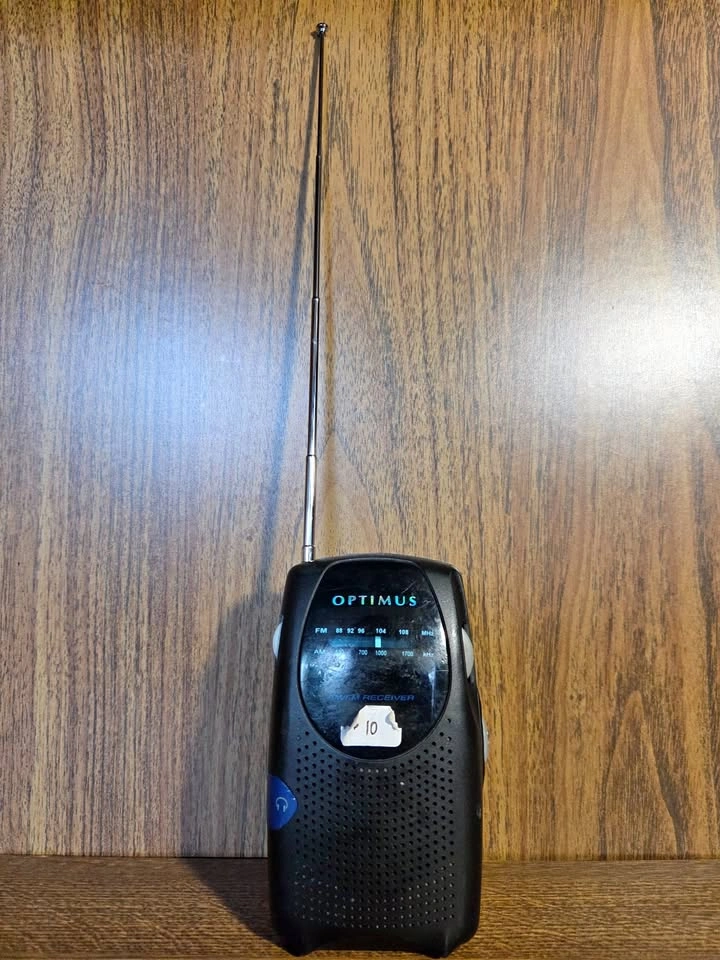 Optimus AM/FM Pocket-Sized Portable Radio