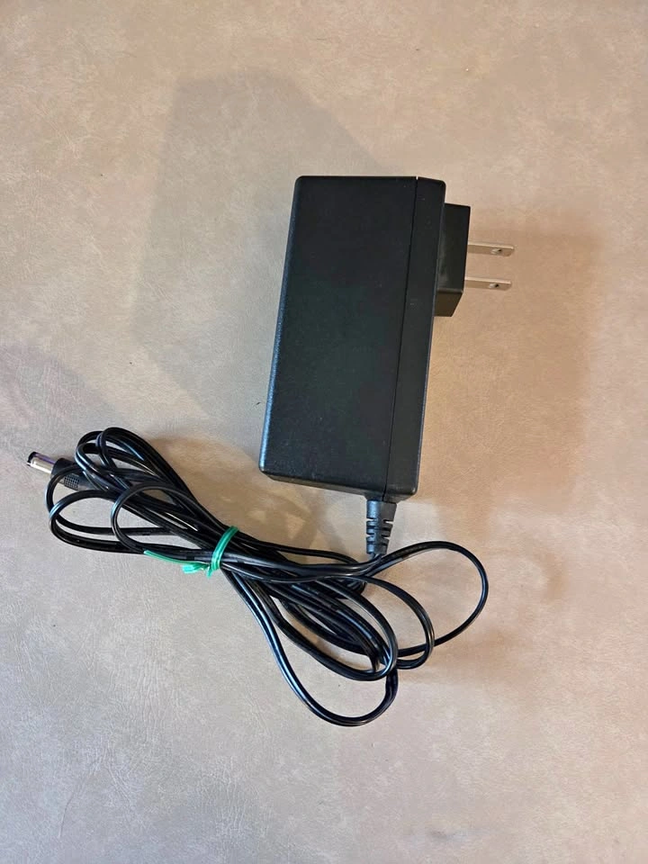AC/DC Adapter Model MD-45350