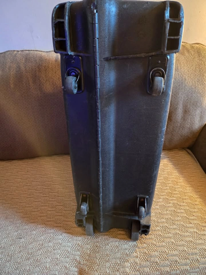 Ergo Hardshell Suitcase with two roller wheels and lock - photo 5