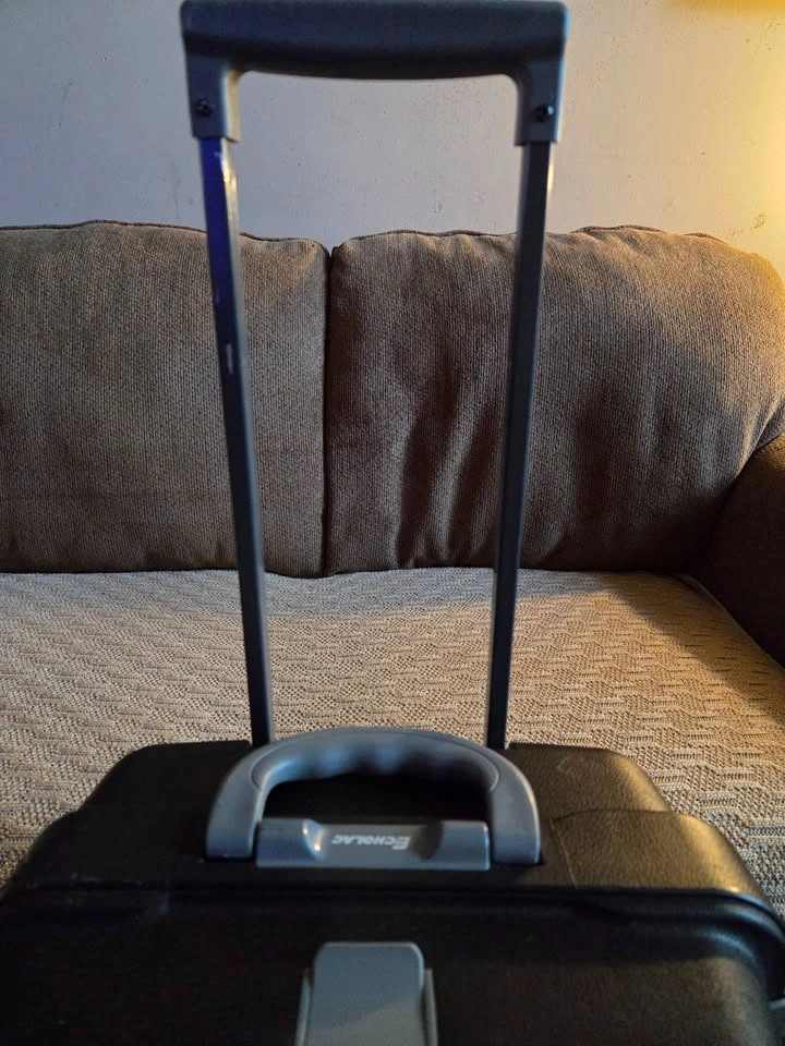 Echolac Hardshell Suitcase with lock - photo 2