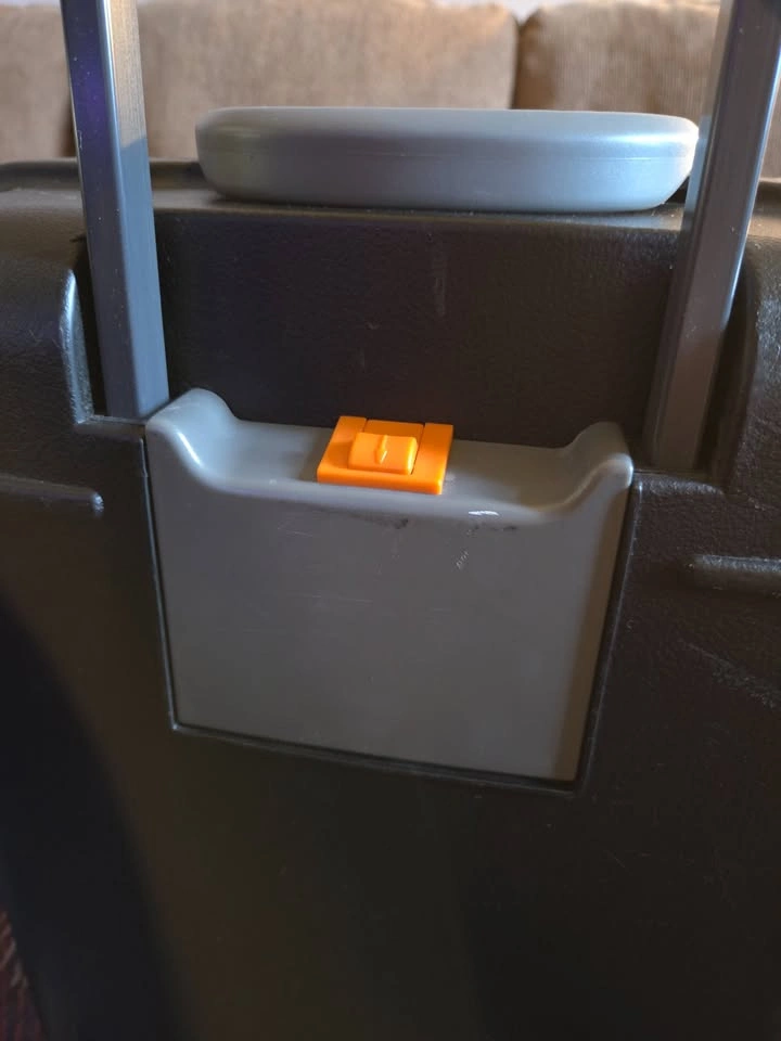 Echolac Hardshell Suitcase with lock - photo 5