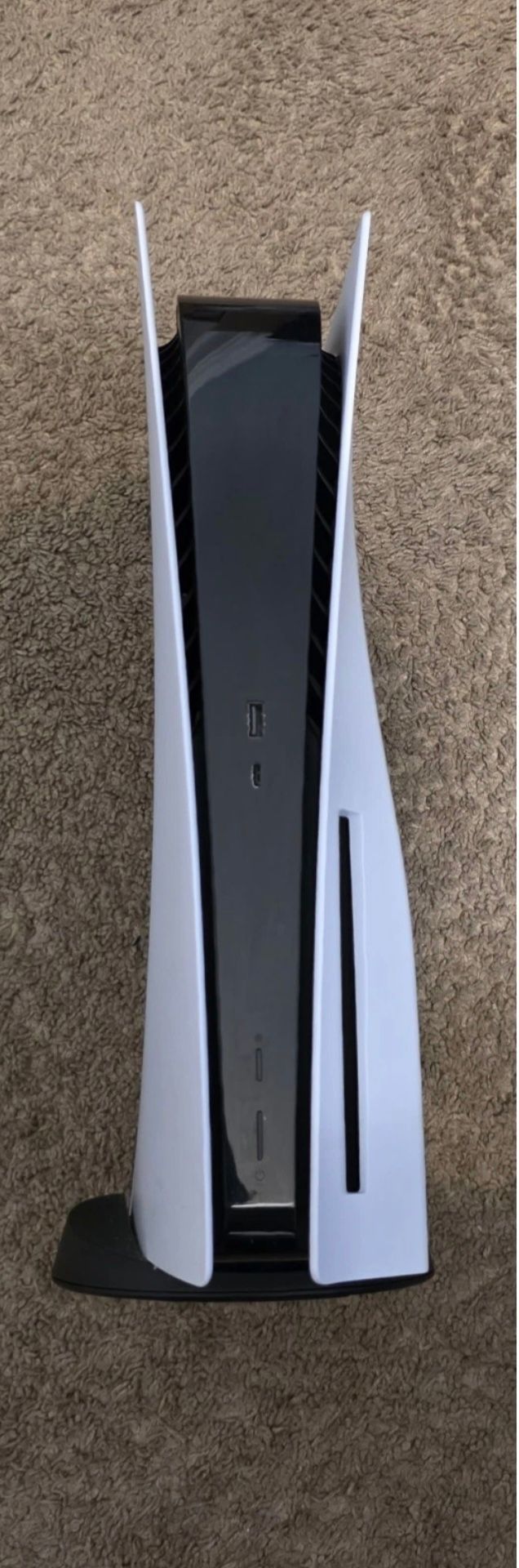 Original PS5 with 2 games for sale - photo 3