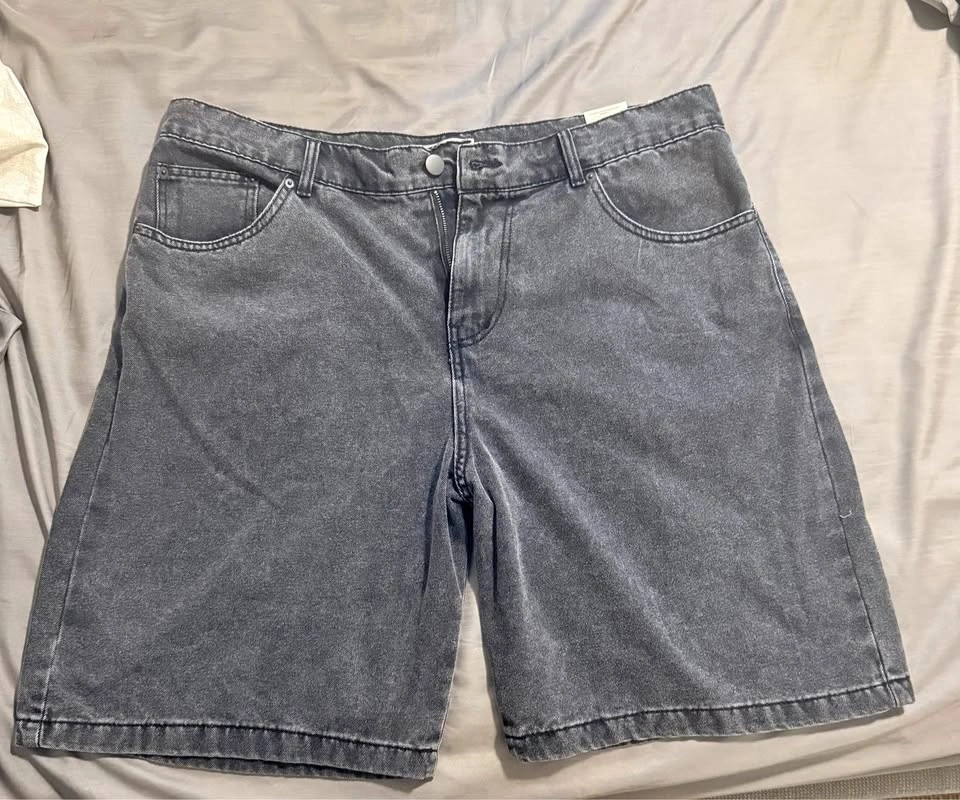 NWT Hollister Men's Baggy Denim Shorts - Washed Black