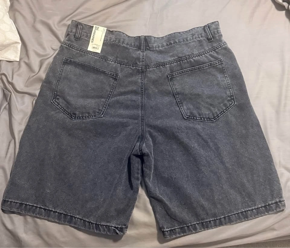 NWT Hollister Men's Baggy Denim Shorts - Washed Black - photo 2