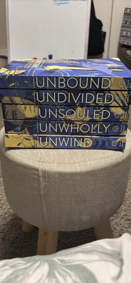 Unwind Book complete collection - photo 2