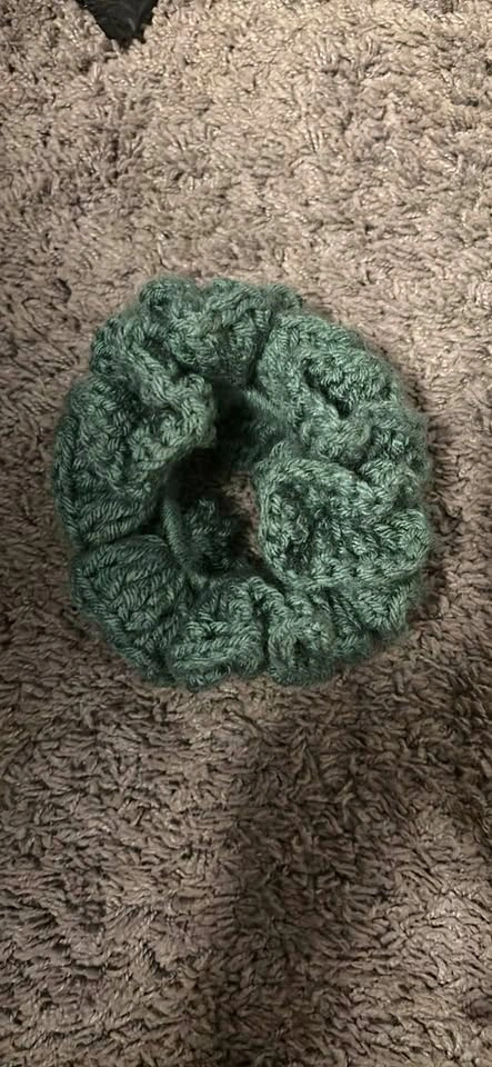 Crochet scrunchie
