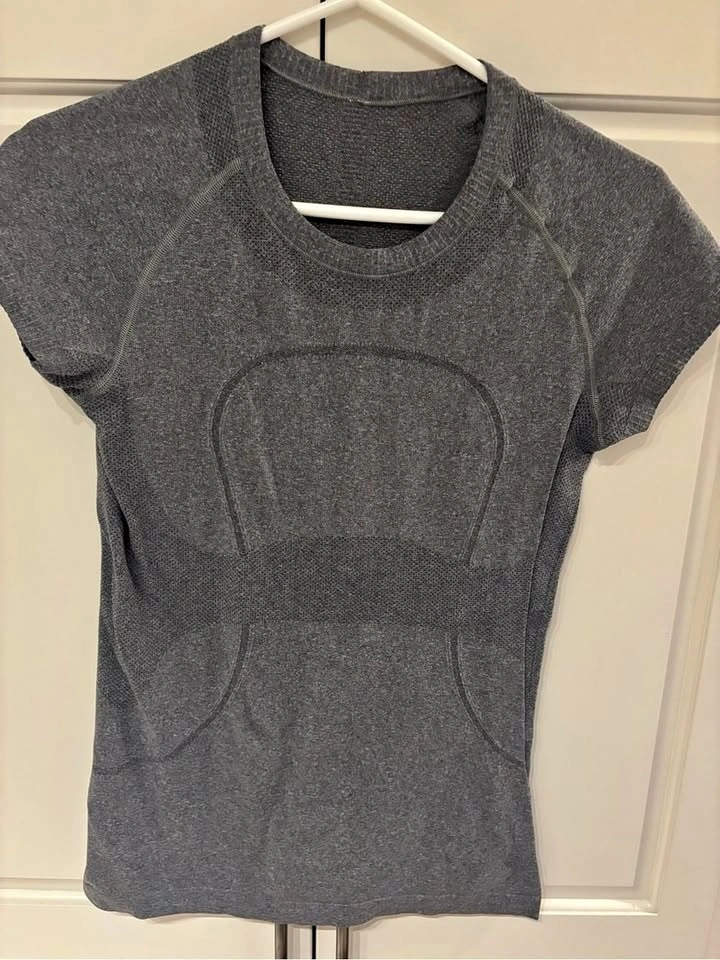 Lululemon Swiftly Tech Short Sleeve Shirt Heather Gray Size 8